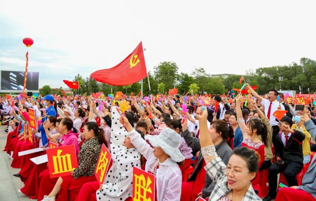 快閃| 固原市幹部職工唱響紅歌感黨恩_合唱