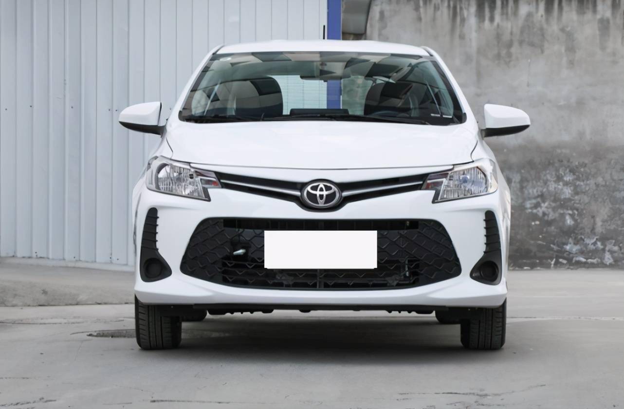 工薪族买车要务实丰田造的两厢车配经典15lesp保值率也高