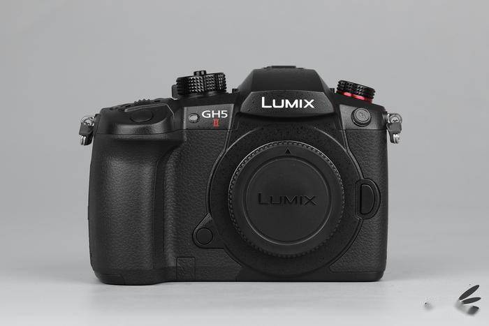 更强的视频拍摄能力 松下LUMIX GH5 Ⅱ评测_机身