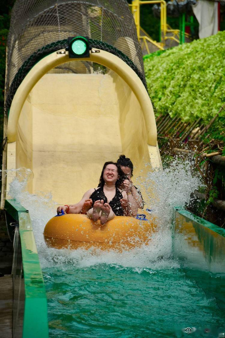 水花飞舞夏日狂欢快来汉中水上乐园畅玩整个假期