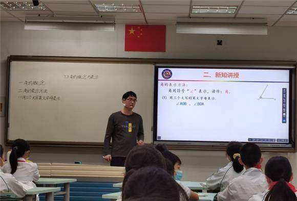 娄山中学"掏家底",助力集团青年教师走上舞台_王思怡