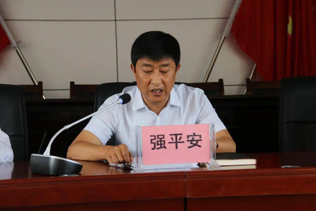 【工作动态】余家坪镇举行"光荣在党50年"纪念章颁发仪式