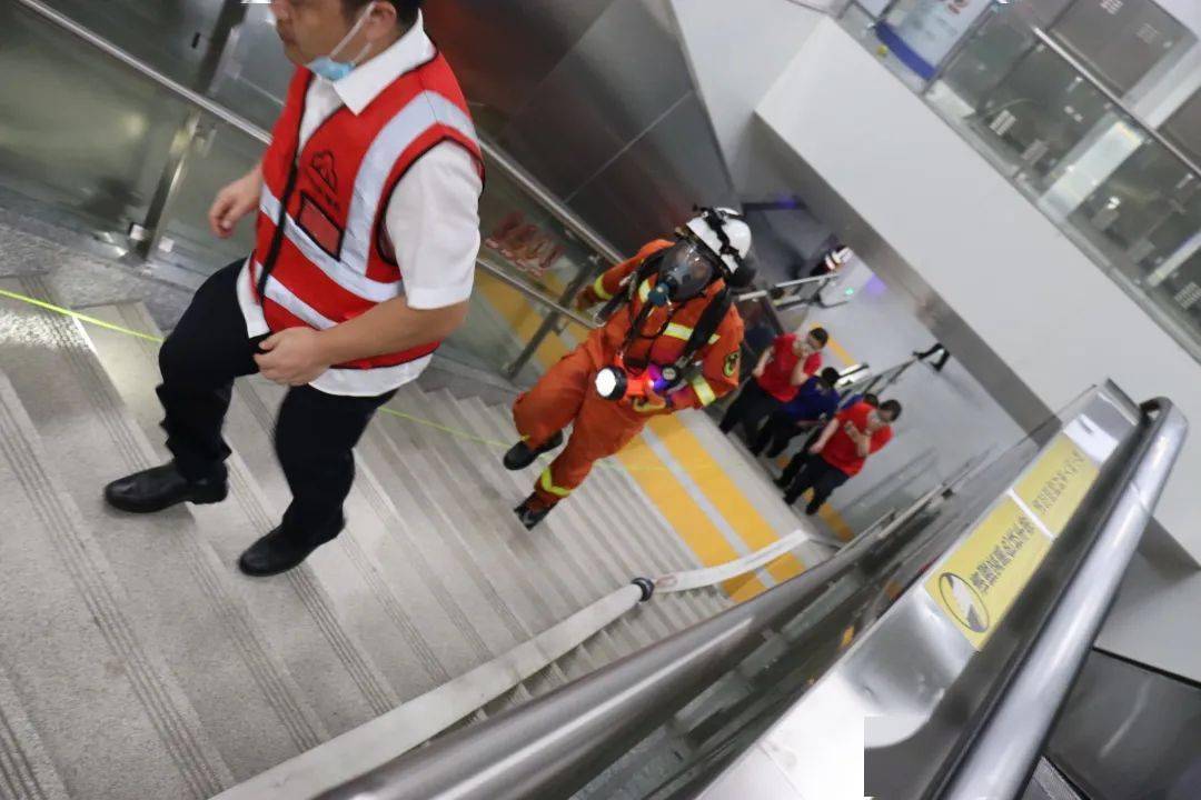 防患于未"燃"!福州地铁2号线在前屿站开展站台火灾应急演练