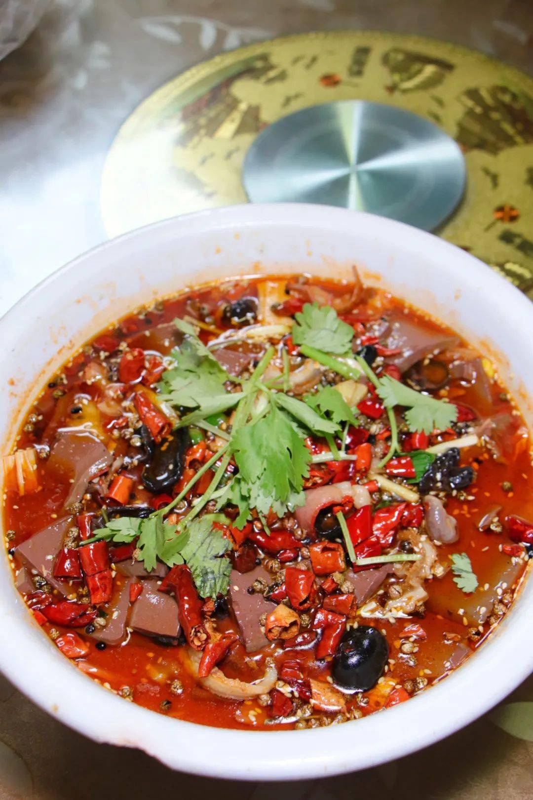 毛血旺瞬间想来一大碗白米饭用料毫不含糊随便一夹就是牛肉牛肚怎么会