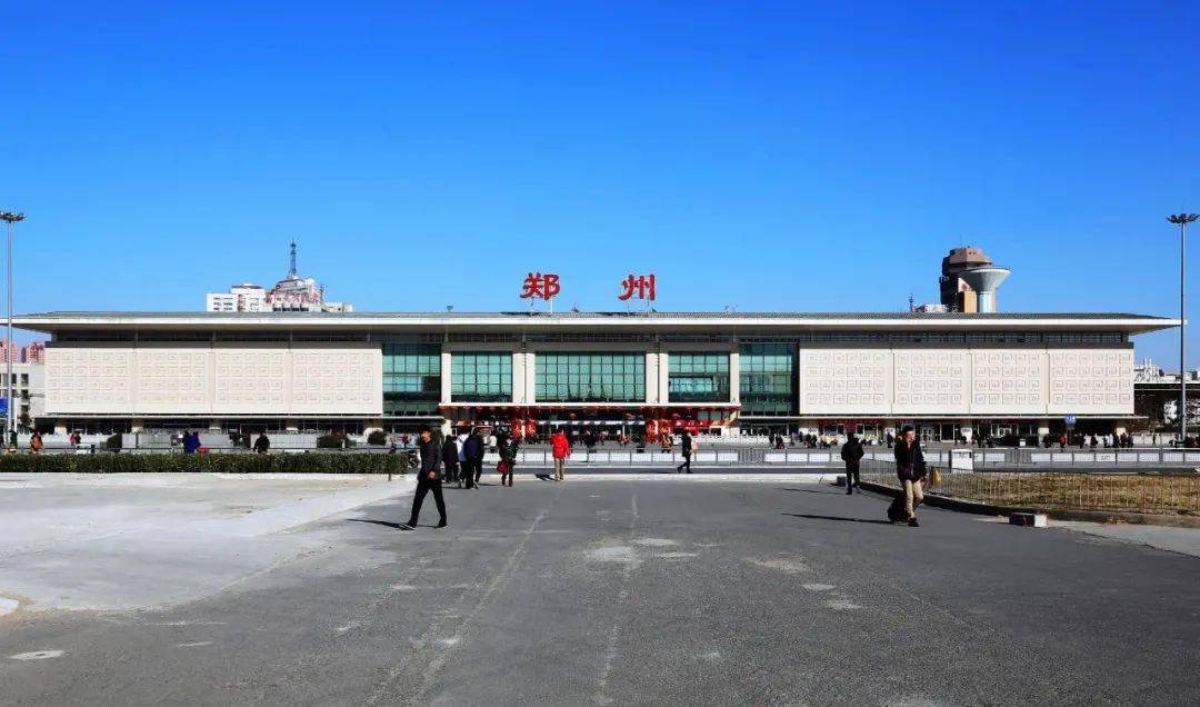 高清大图曝光高铁郑州南站开始装修