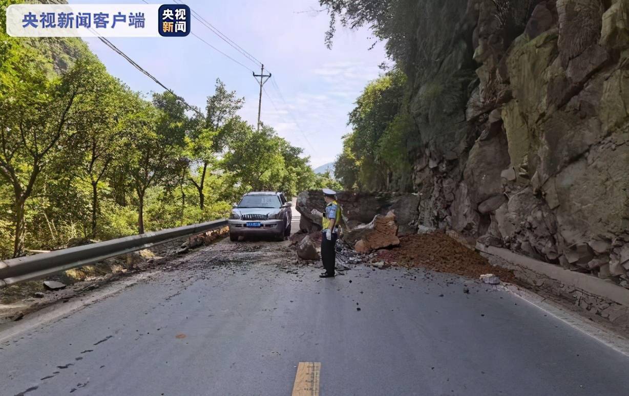 国道g319武隆段发生巨石掉落 交通受影响