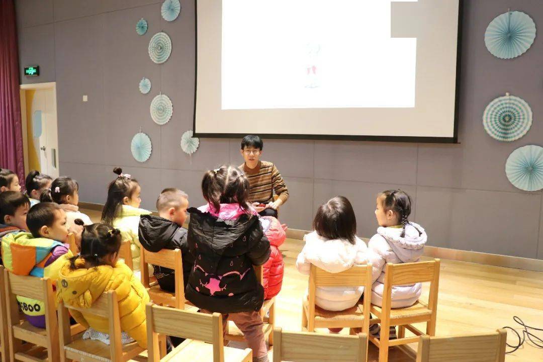 幼儿园男教师职业发展观察(中)_男幼师