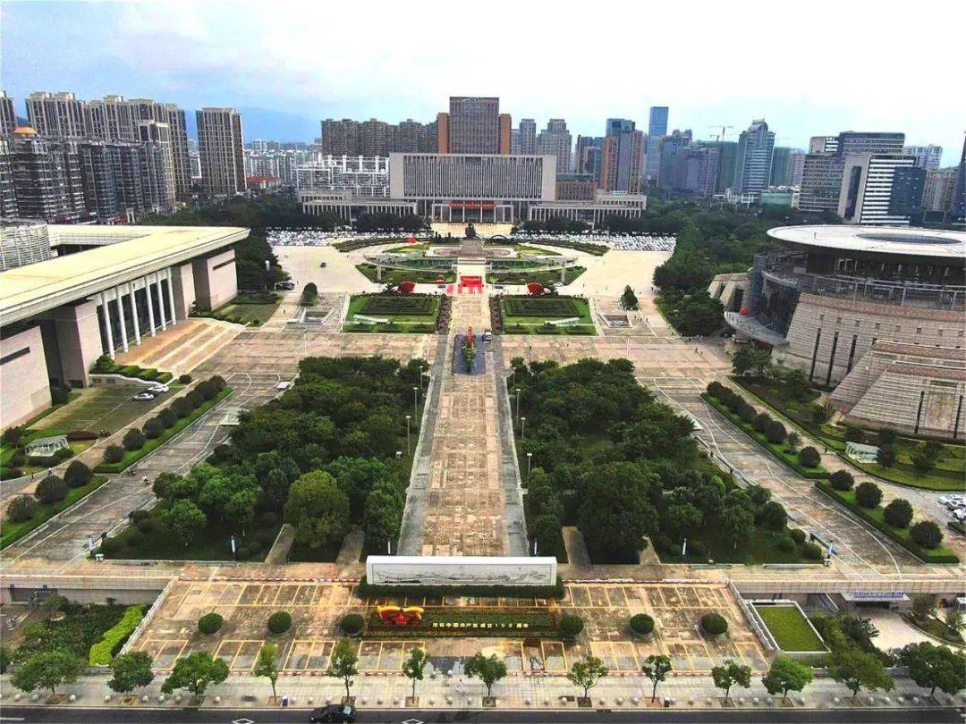 迎接大喜日子龙岩城区花卉景观异彩纷呈