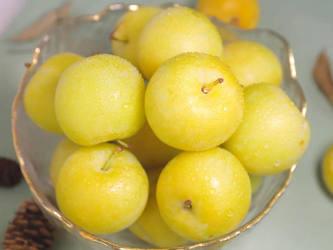 汁水充沛,现摘现发!香甜爽脆的桃花李来了!外面想买也买不到!