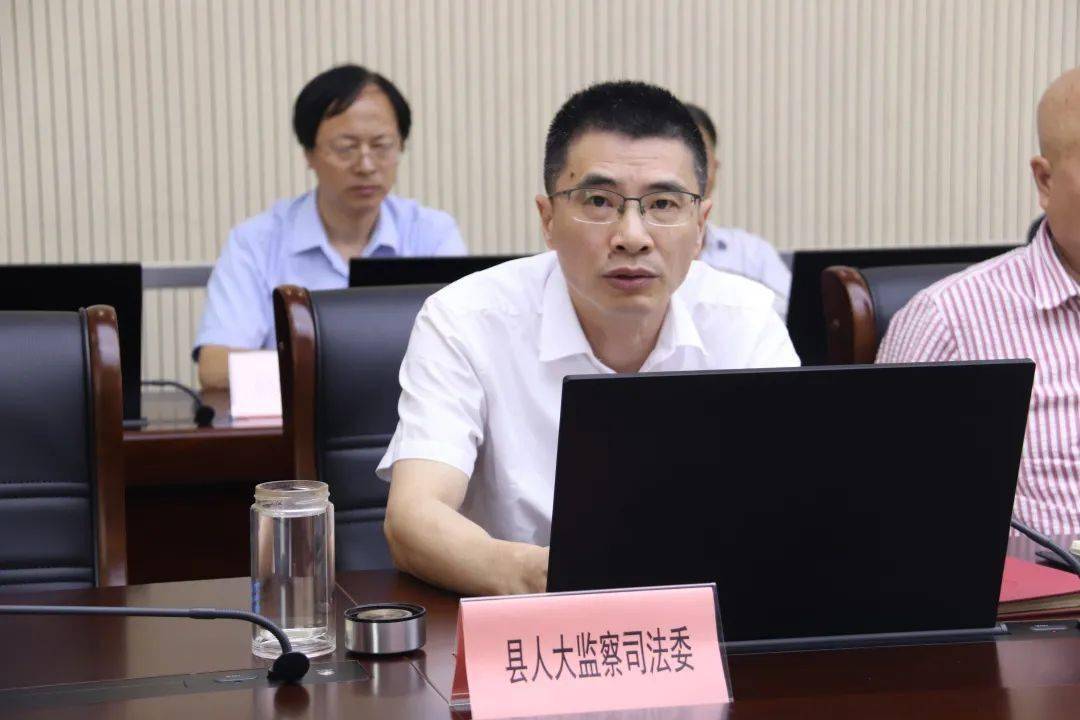 工作汇报海盐县人民法院院长黄欢作有关会议听取了海盐县人民法院关于