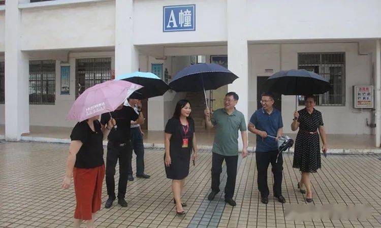 海南省教育厅领导深入我校调研"五项管理"及检查中考考务工作