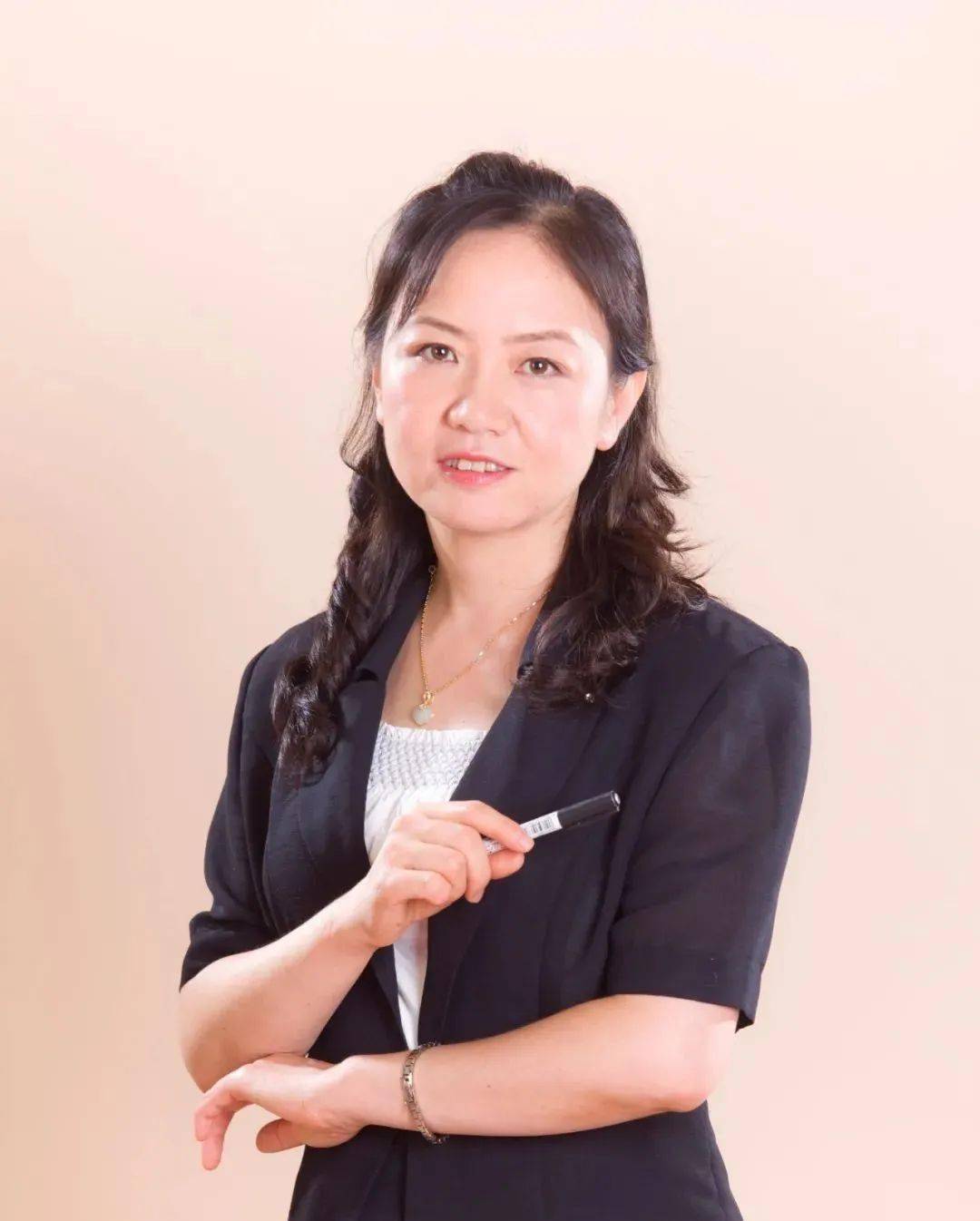 陈莉明教授(线上授课)张俊清教授(线上授课)刘珊教授自2014年起,"