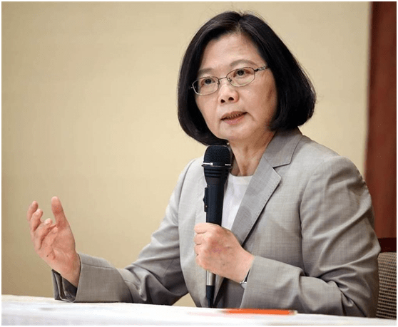 蔡英文先后在脸书推特感谢日本再赠阿斯利康疫苗 岛内网友讽刺 人弃她收 嗟来食 台湾