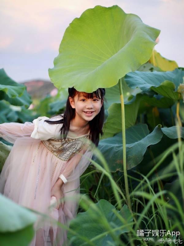 还记得《三生三世》里的小小素锦吗?她现在长这样!