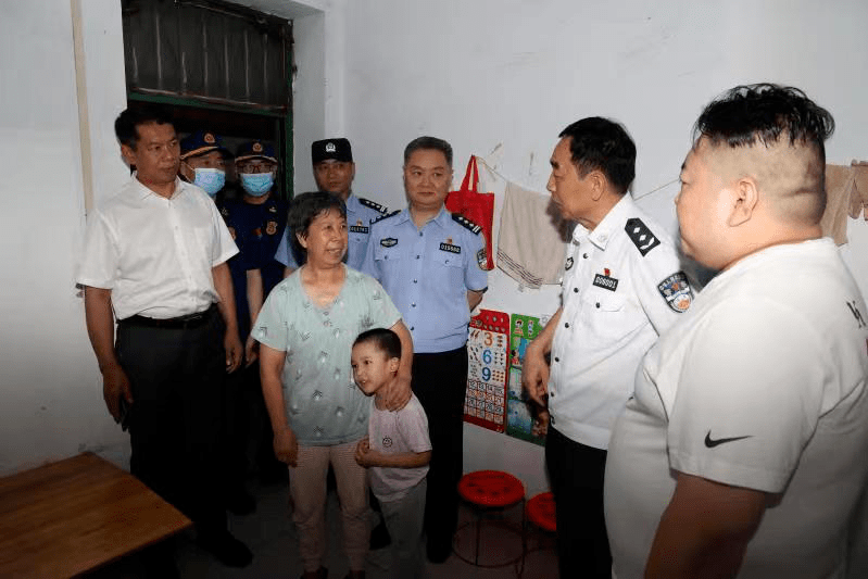 马义忠副市长带队督导刘湾村消防安全和清理清查专项工作