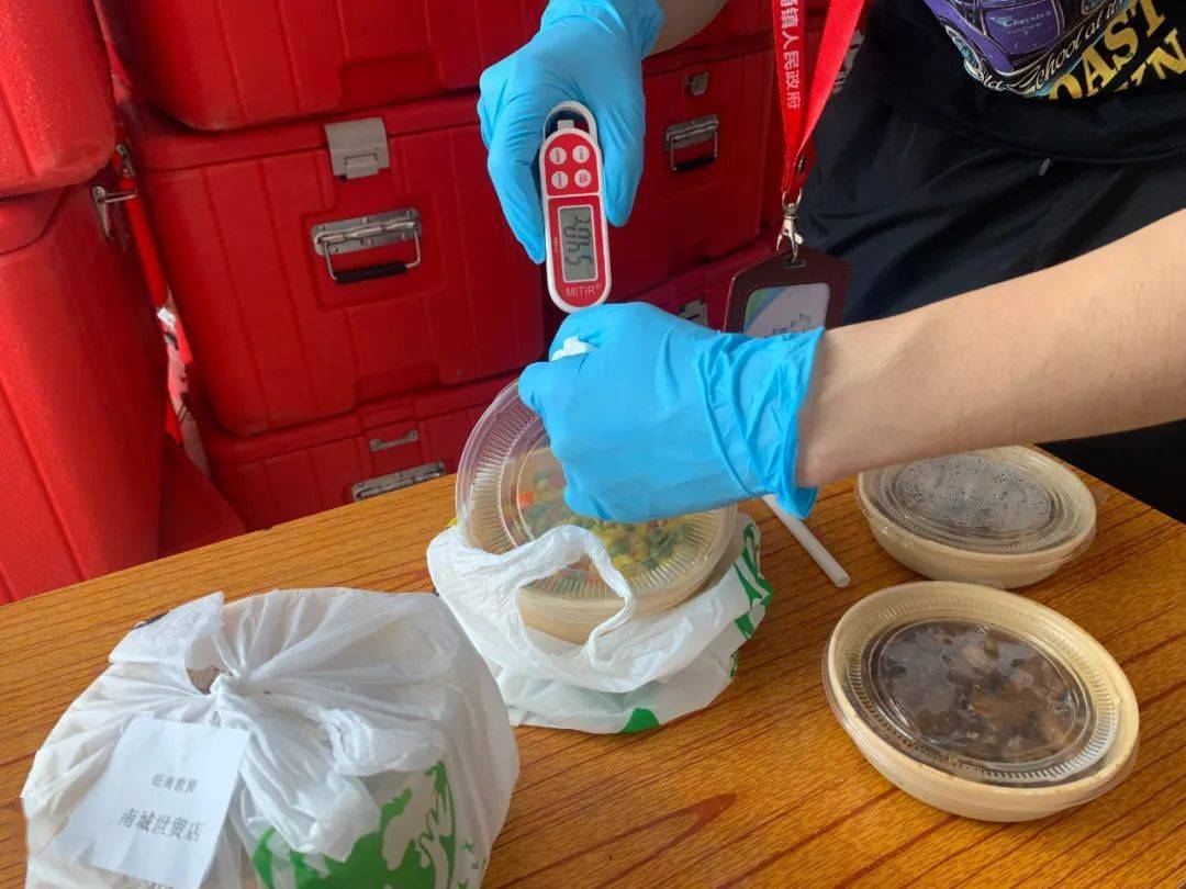 伙食菜式逐步丰富配餐送餐效率逐步提高麻涌和广州新华学院在教工志愿
