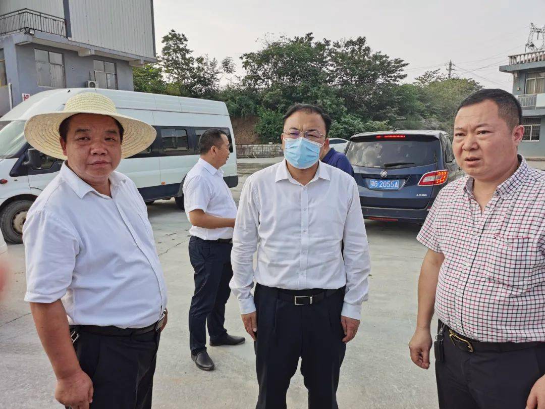 6月25日,值此第31个全国土地日之际,华容区委副书记,区长夏鑫带队现场