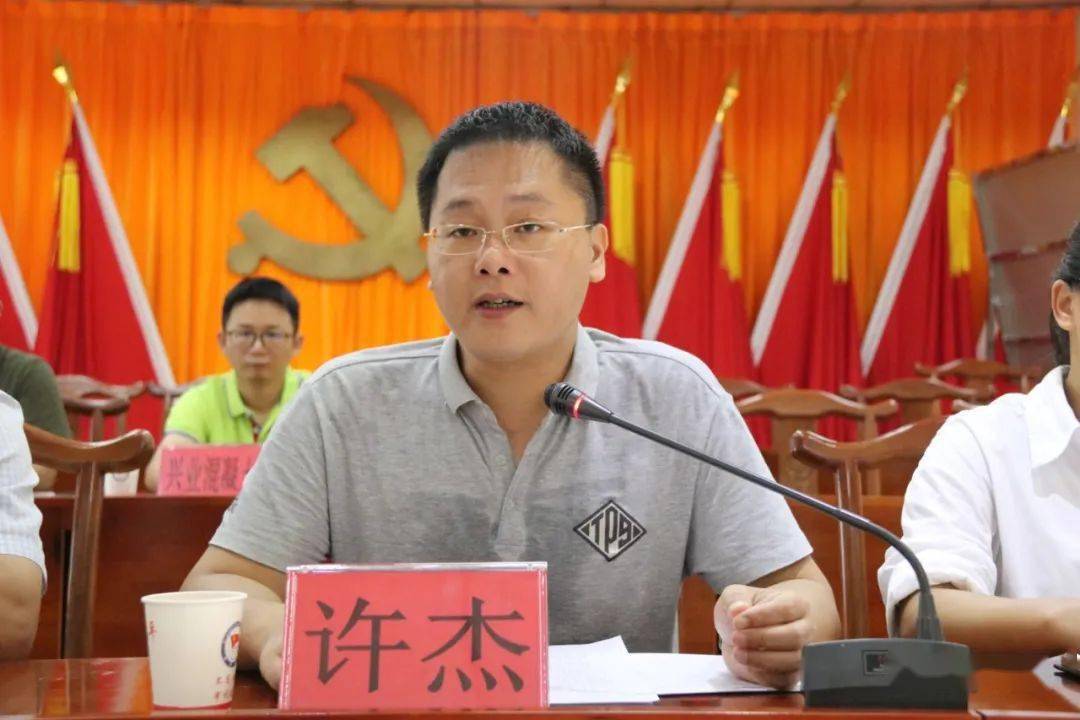 太平镇这三家企业和这位爱心人士捐资助学,助力103名学子!