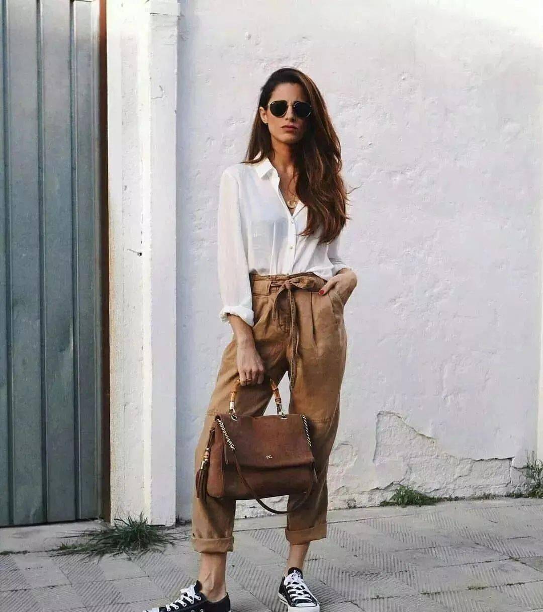 今夏花苞裤又来炸街了配上这几件上衣气质优雅更时髦