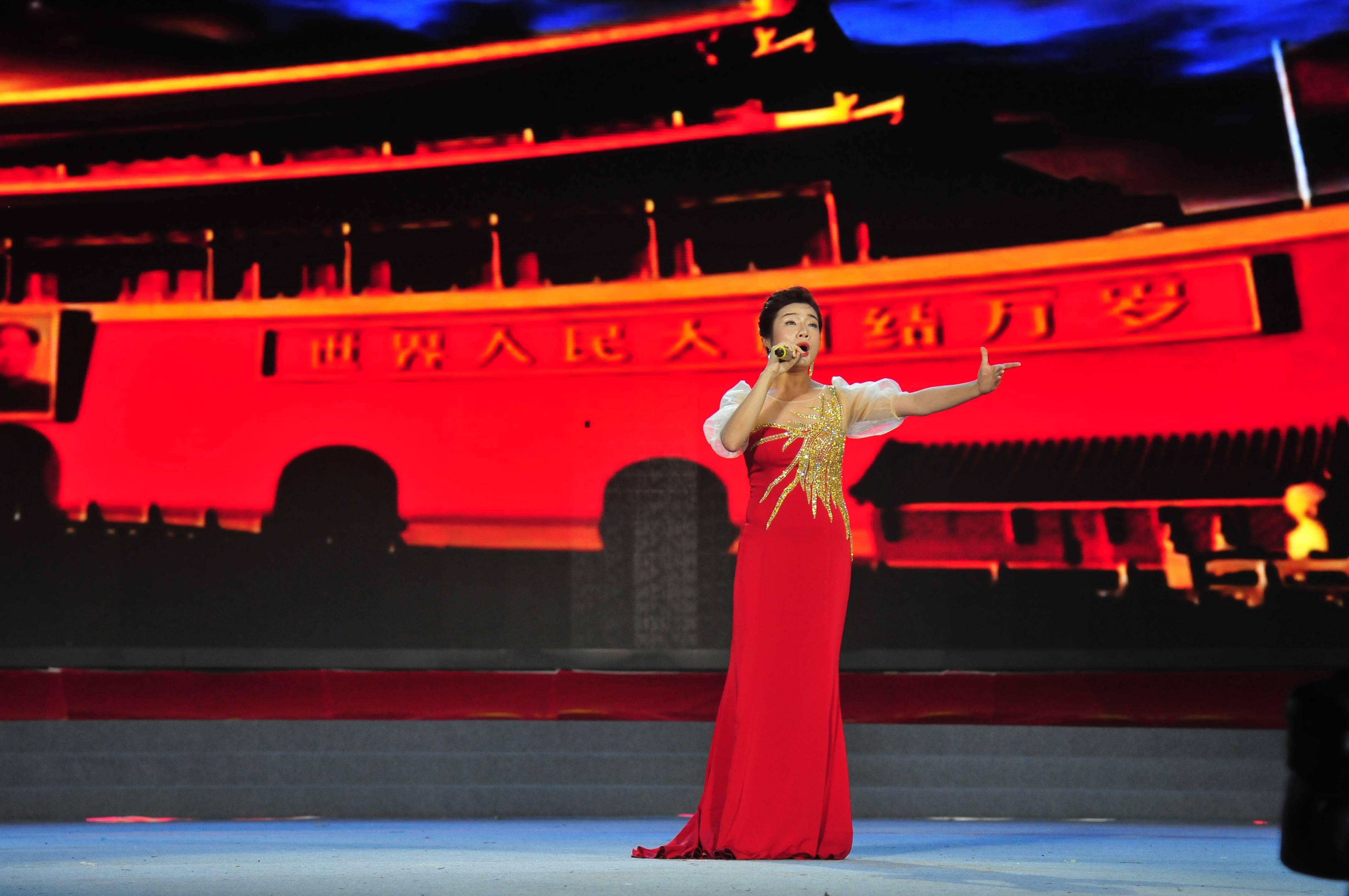 广西南宁唱支山歌给党听红歌唱响民歌湖