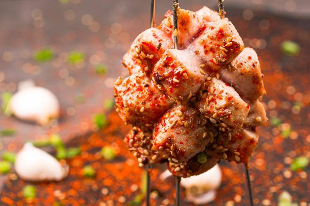 哈尔滨这家排队18年的烧烤店,终于打折了!