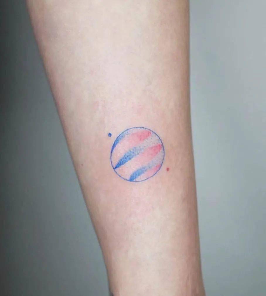 把水星纹在我们的身上