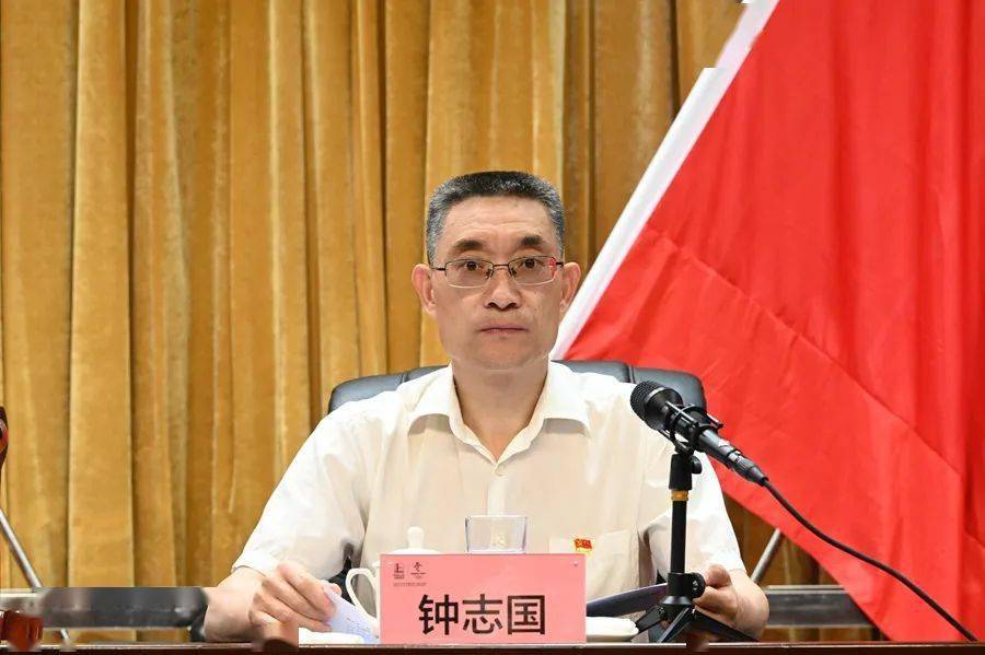 勘探局有限公司总经理,党委副书记,油田分公司总经理钟志国同志提出五