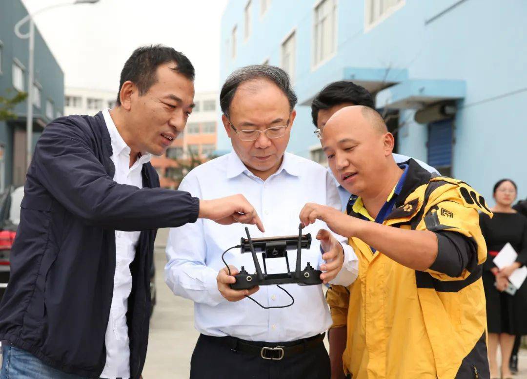 一定是机器人在种"——无锡汉和航空技术有限公司董事长孙向东访谈录