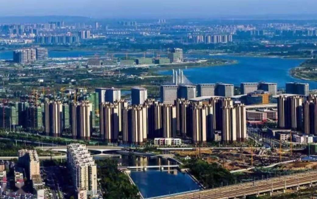 河南大都市郑州城市全景密密麻麻的高楼群超出了很多人的想象