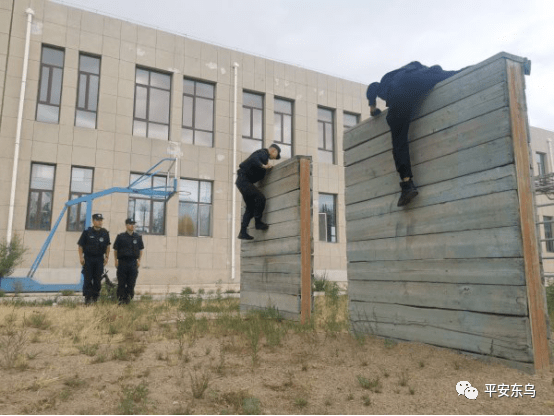 【全警实战大练兵】开展战术训练 提升实战水平_攻坚
