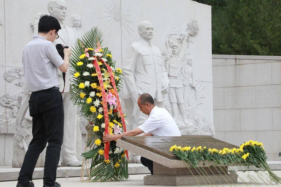 庆祝百年华诞丨中检集团在北京西山森林公园无名烈士广场举办主题党日