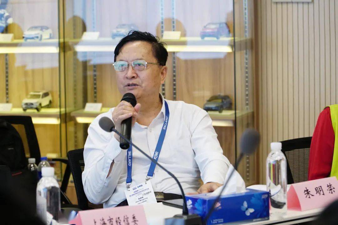 朱明荣表示,疫情对汽车产业影响很大.