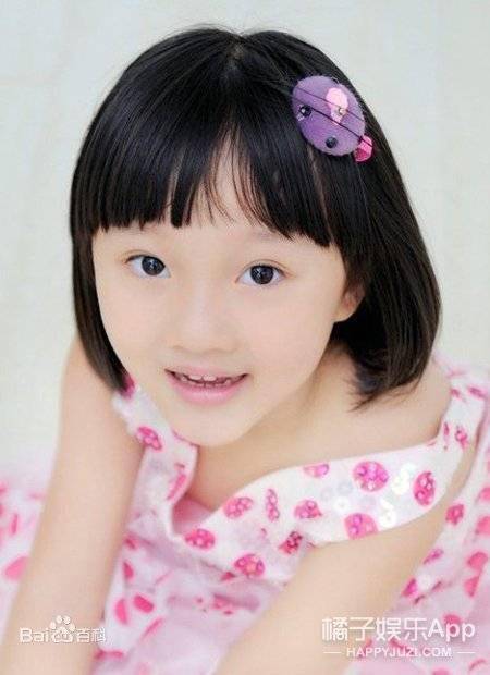 还记得《甄嬛传》里的胧月公主吗?16岁了长这样!