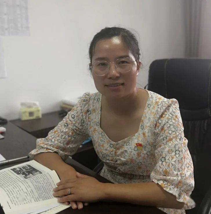 杜琴县住建局党组副书记,副局长江陵县先进基层党组织代表县住建局