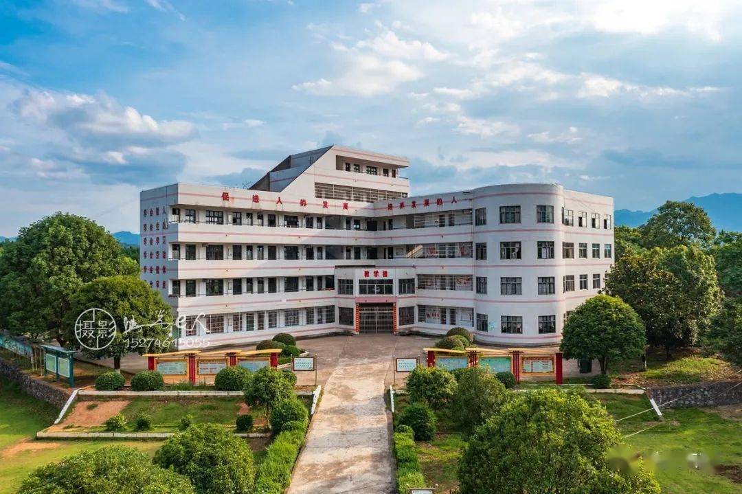 67航拍学校东安县新圩中学中心小学照片视频跟12年前对比看有什么