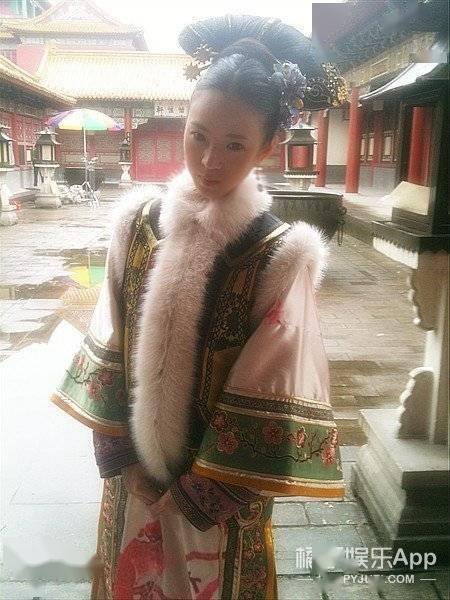 还记得《甄嬛传》里的温宜公主吗?如今已是14岁美少女