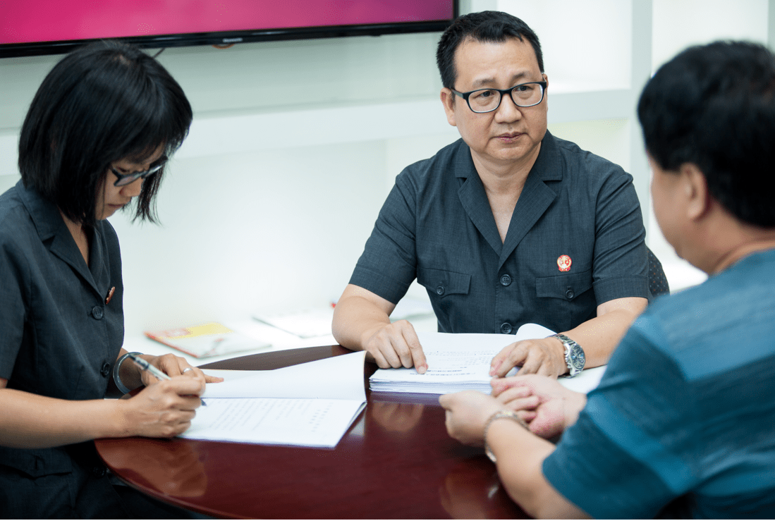 人民法官张松坚以为民的情怀坚守基层25年