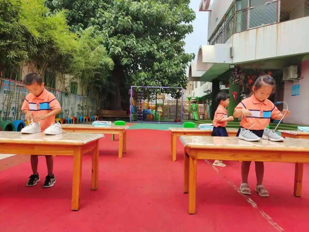 快乐的歌小学版 13bdce40c58a44839de205a18b9e021d.jpeg