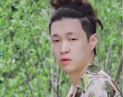 龚俊紧急解约;张艺兴接地气人设;张小斐耍大牌?