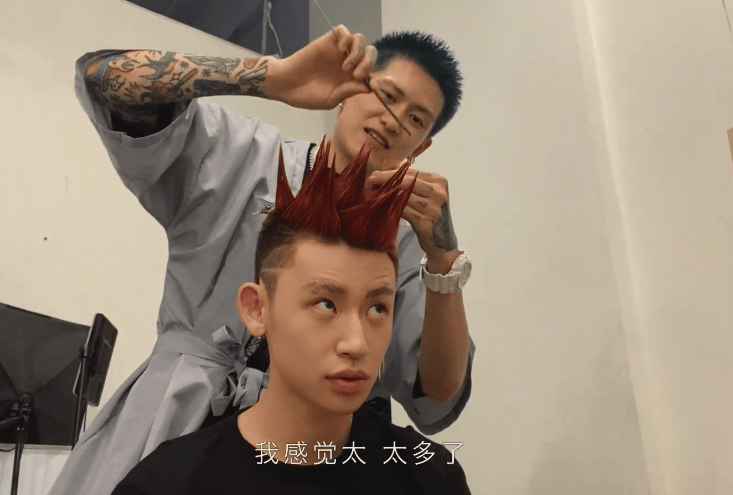 带你直击小鬼的烈火鸡冠头诞生过程