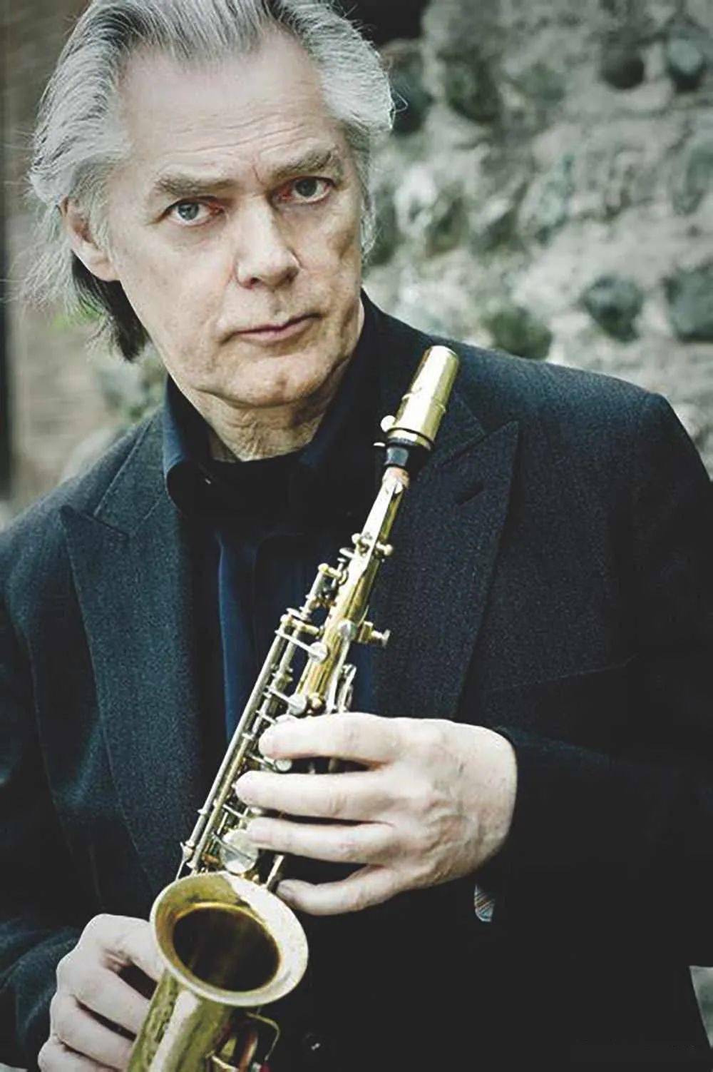 是自吉普赛音乐大师django reinhrdt以后欧洲最重要的爵士乐手之一