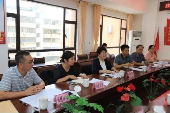 桂平市副市长卢灵姬到桂平市新华书店有限公司指导工作