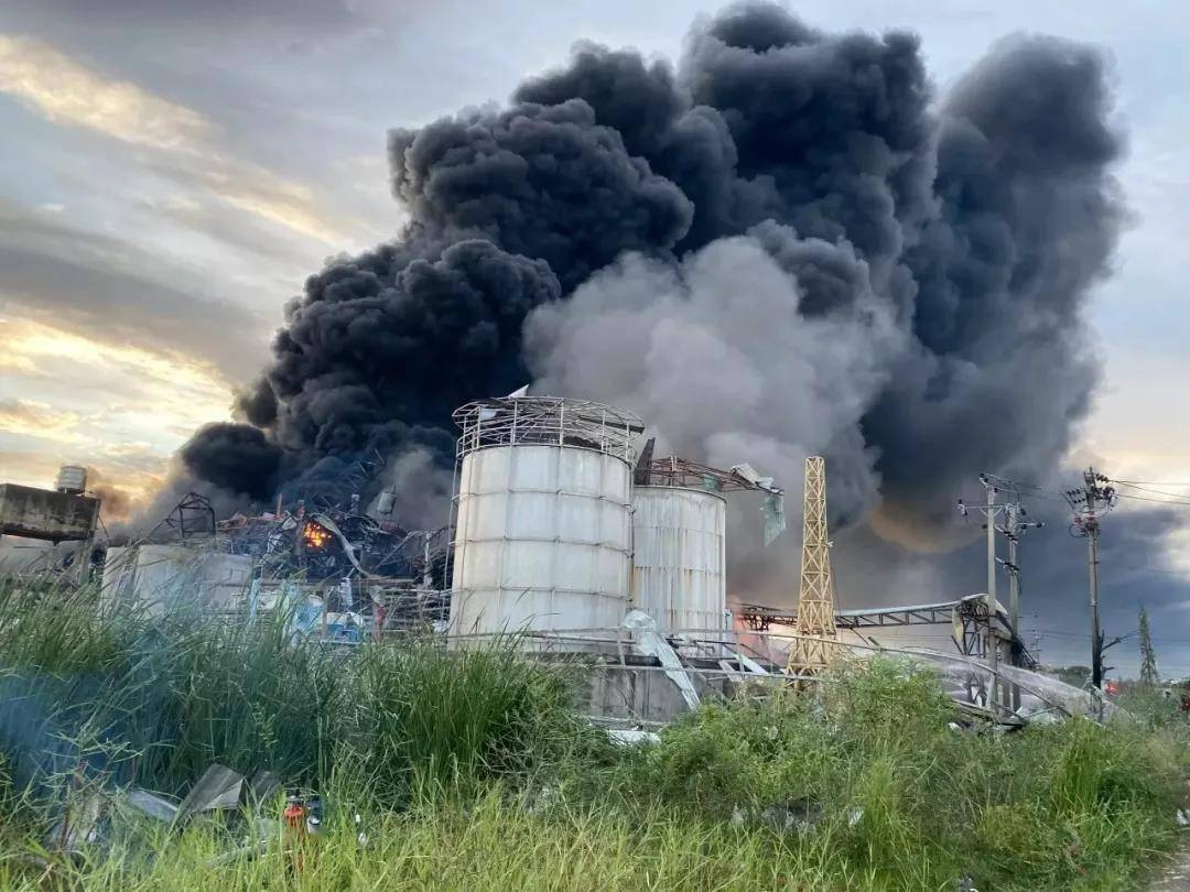 泰国化工厂大爆炸!毒烟弥漫数十公里 泰民纷纷"跑毒"