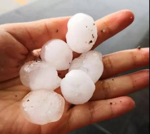 张家口降下冰雹!中北部雨水强势,南部高温连连