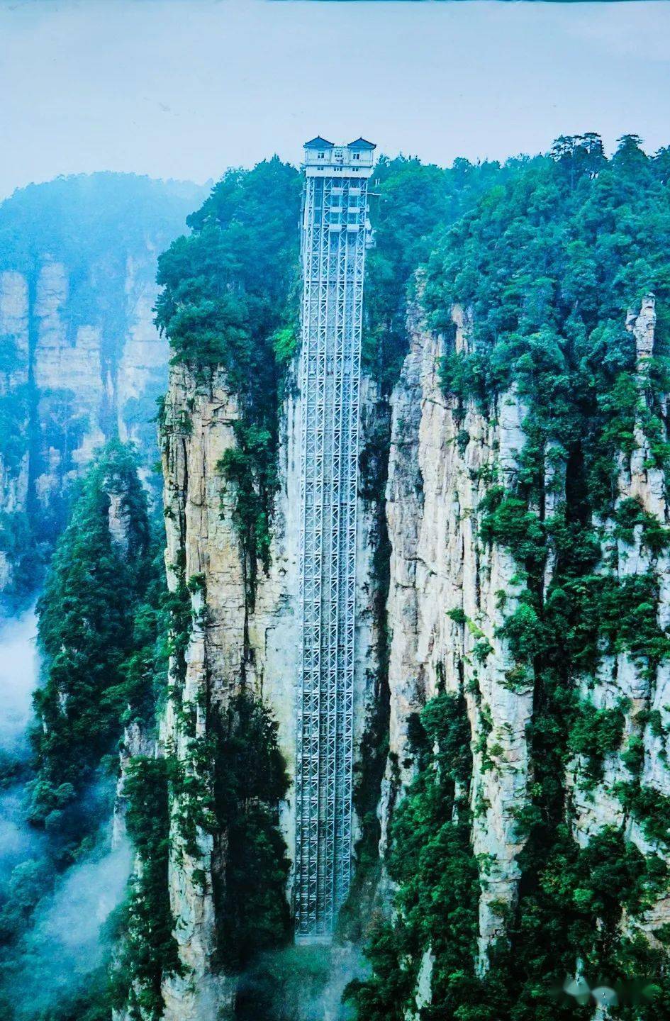 张家界百龙天梯金鞭溪