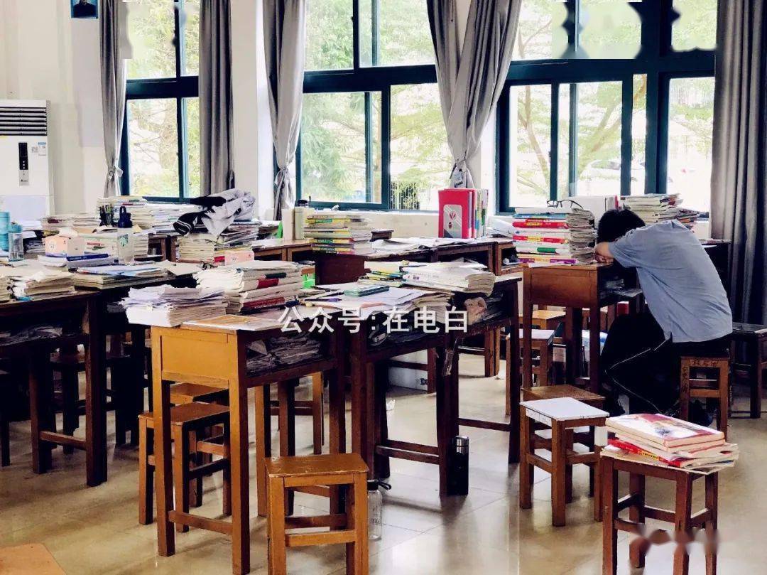 中学的历史和过往▲校内的荔枝树▲饮水思源▲女生宿舍楼▲公寓管理处