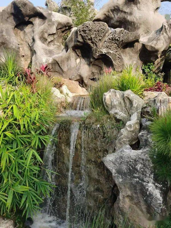 高州一奇石园林景区6万元 征集门口对联的上联,下联:天南独秀凤凰园