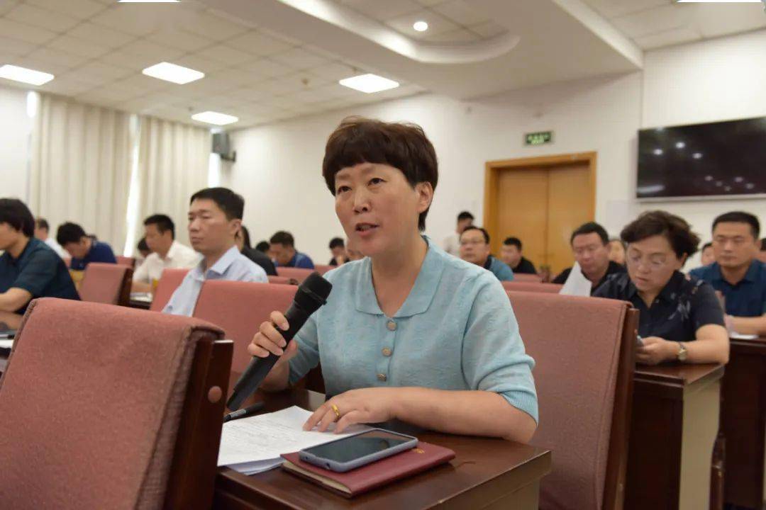 县十届人大常委会第三十五次会议召开_李志华