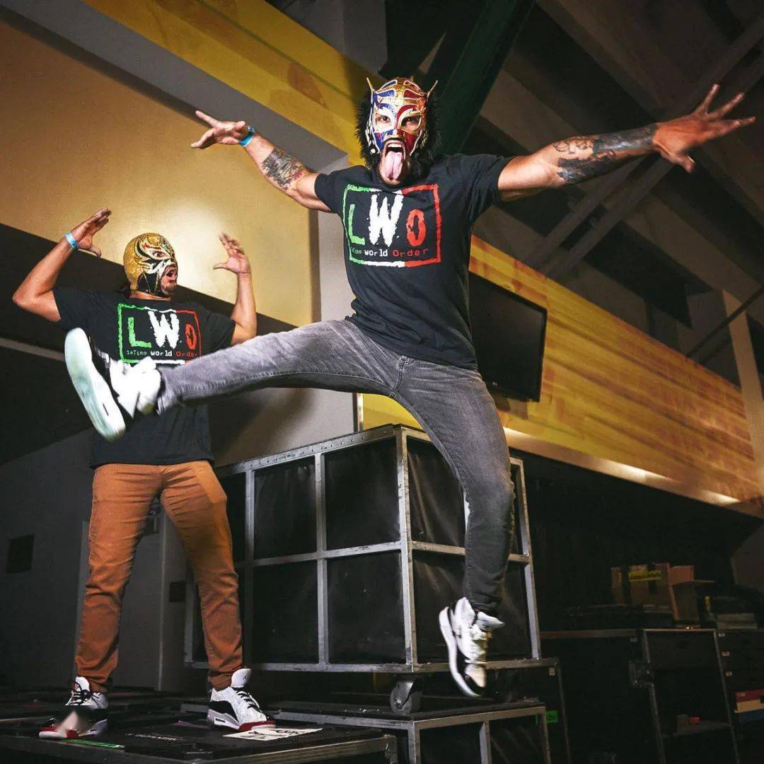 图集:wwe巨星向nwo组合致敬_经典