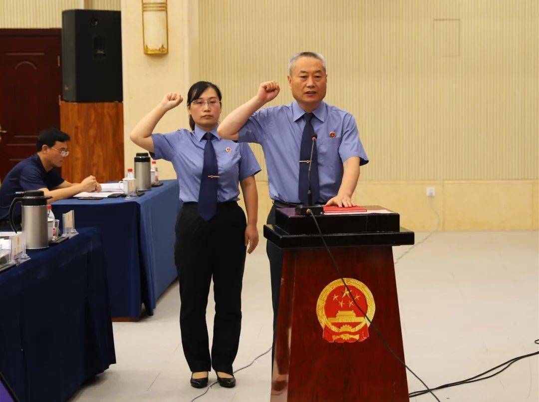 审议通过了运城市生态环境局河津分局局长杨忠义受市人民政府委托所作